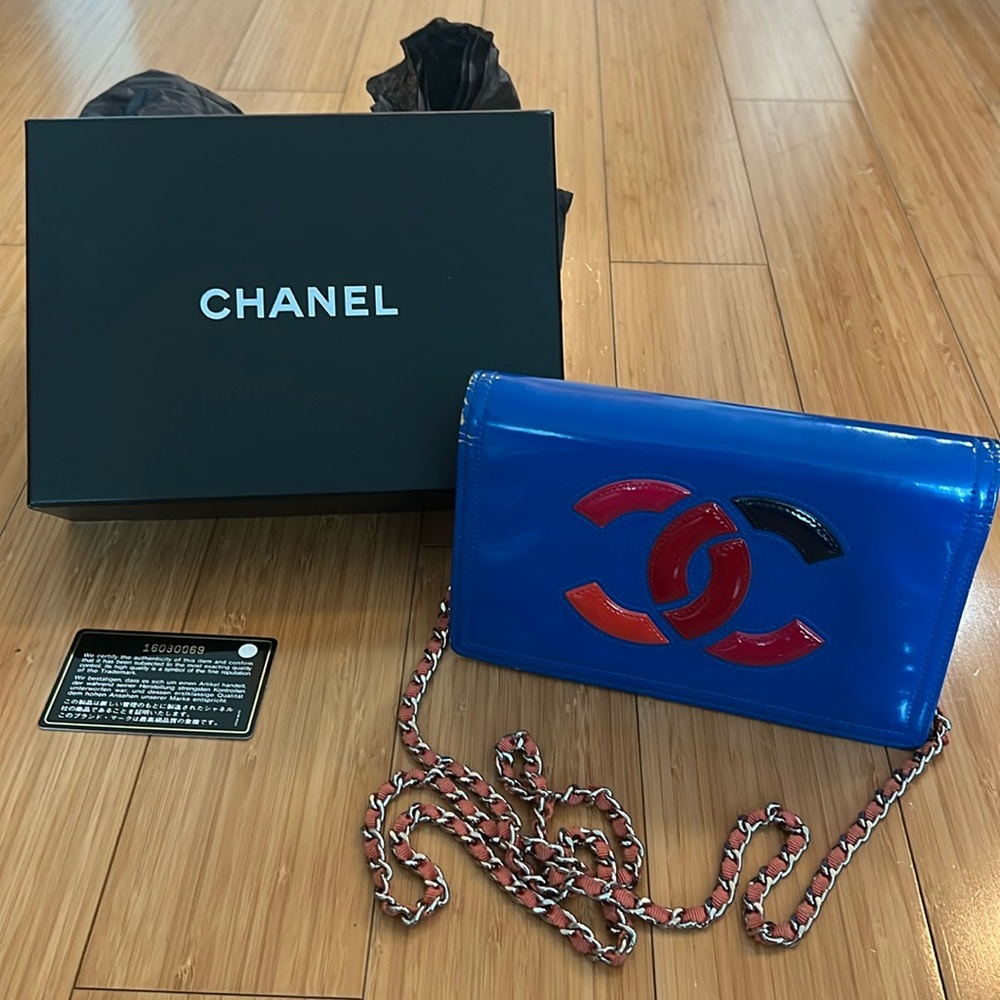 CHANEL Wallet on a Chain